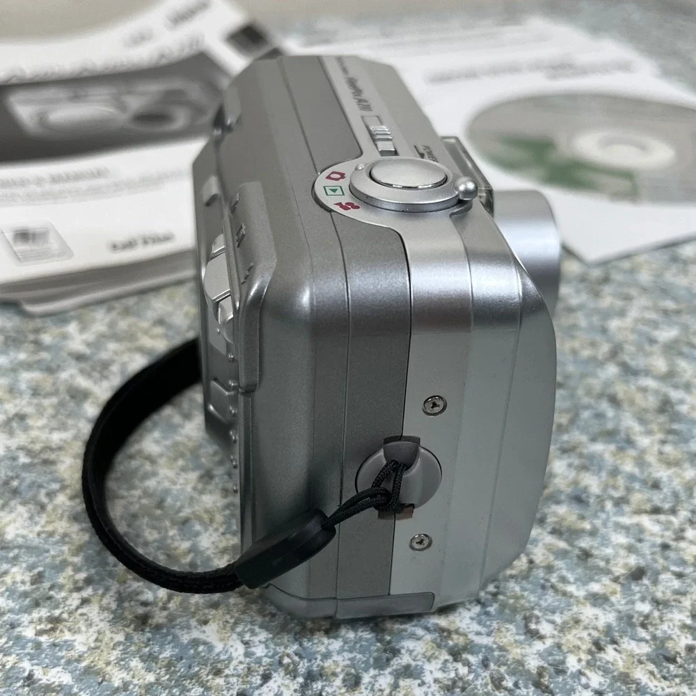 Fujifilm FinePix A210 Digital Camera Silver 3.2MP 3x Optical Zoom Vintage Y2K